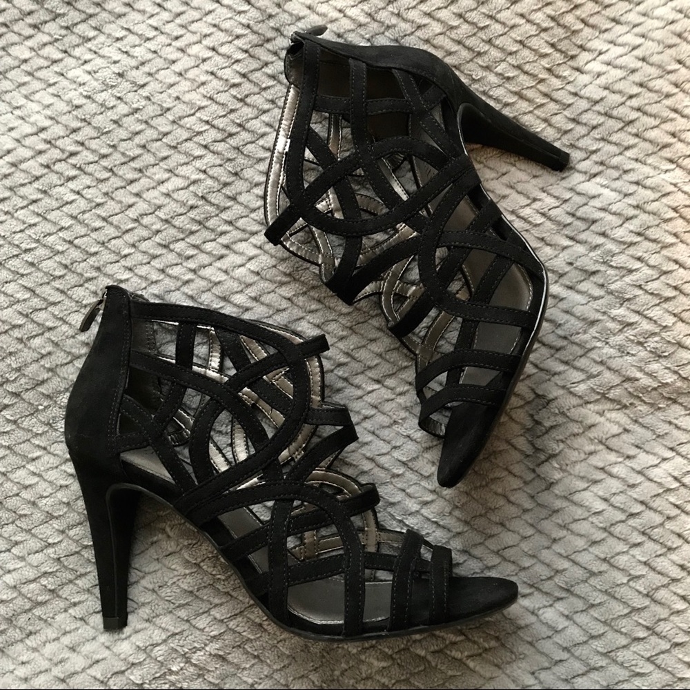Like New Black Caged Kelly & Katie Heels